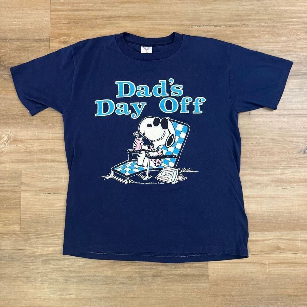 Vintage 1971 Snoopy Dads Day Off Navy Blue Single Stitch Shirt Size Medium 70s
